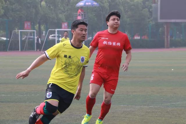 东契奇半场表现出色，贡献21分帮助湖人领先